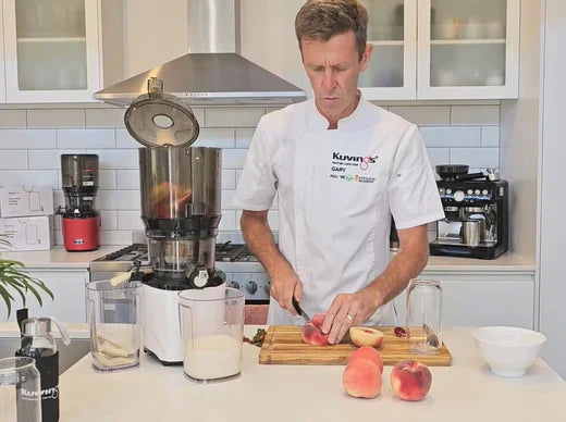 Erdbeer-Pfirsich-Cashew-Milch mit Küchenchef Gary Dowse